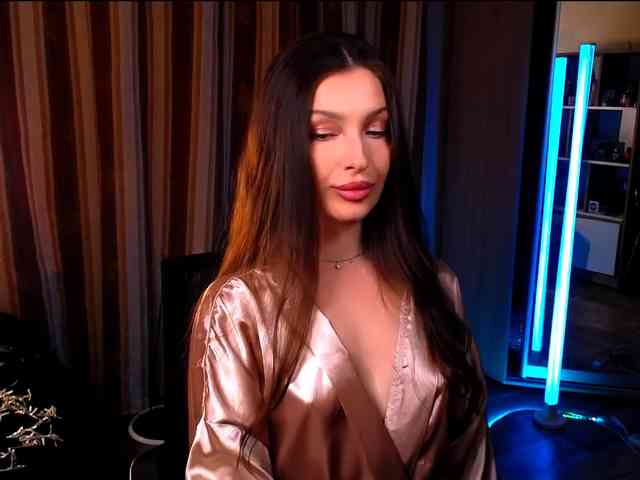LauraBess webcam