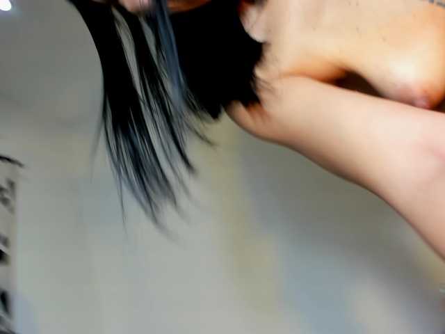 Amelie-hills's BongaCams show and profile