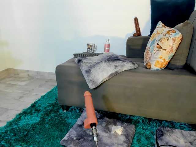 Amelie-hills's BongaCams show and profile