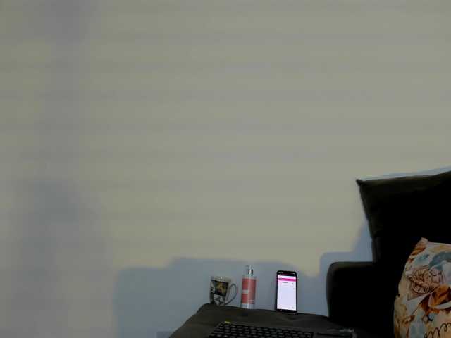 Amelie-hills's BongaCams show and profile