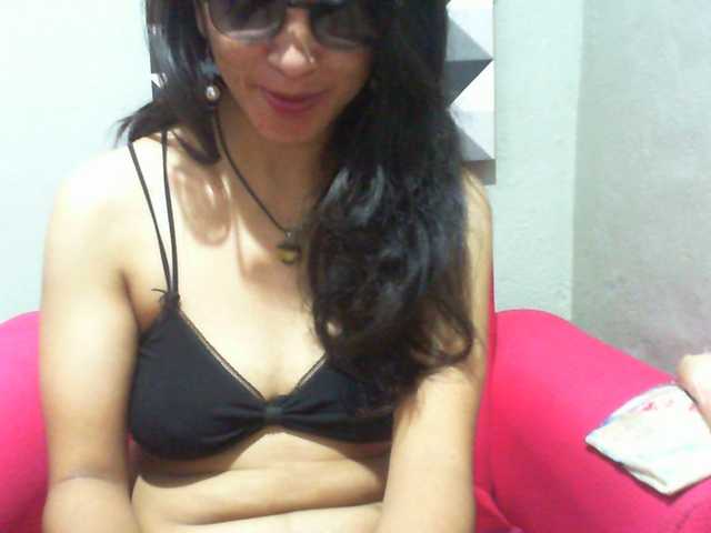 Cyah2's BongaCams show and profile