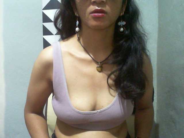 Cyah2's BongaCams show and profile