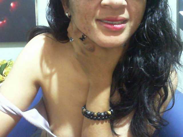 Cyah2's BongaCams show and profile