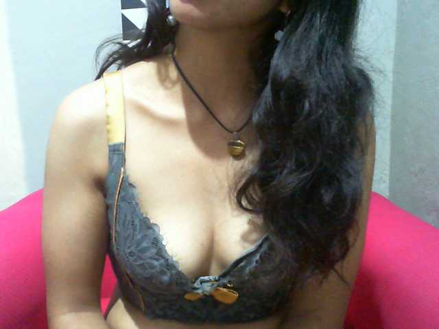 Cyah2's BongaCams show and profile