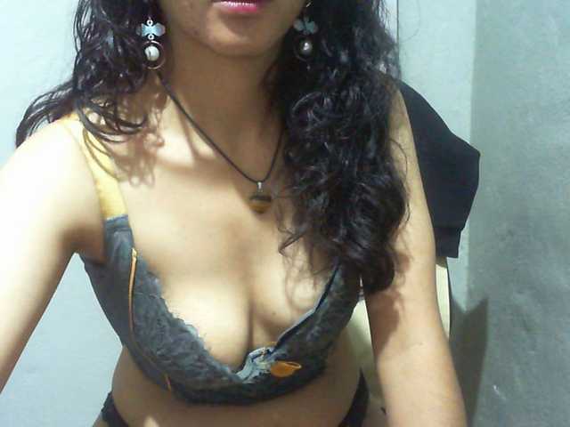 Cyah2's BongaCams show and profile