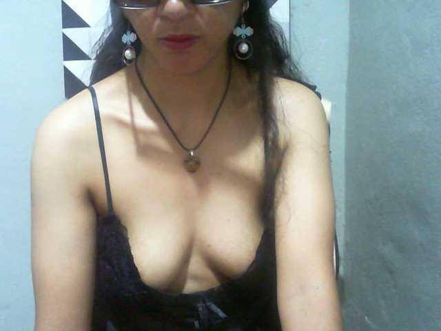 Cyah2's BongaCams show and profile