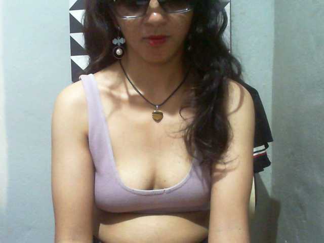 Cyah2's BongaCams show and profile