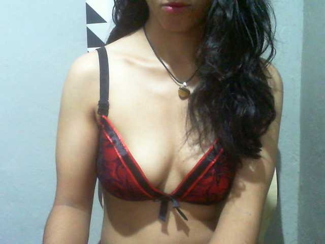 Cyah2's BongaCams show and profile