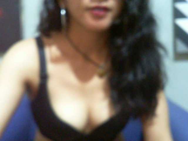 Cyah2's BongaCams show and profile