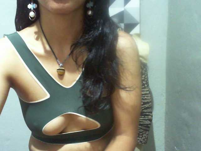 Cyah2's BongaCams show and profile