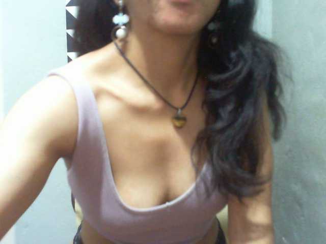 Cyah2's BongaCams show and profile