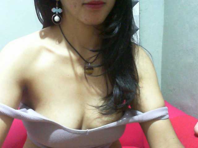 Cyah2's BongaCams show and profile