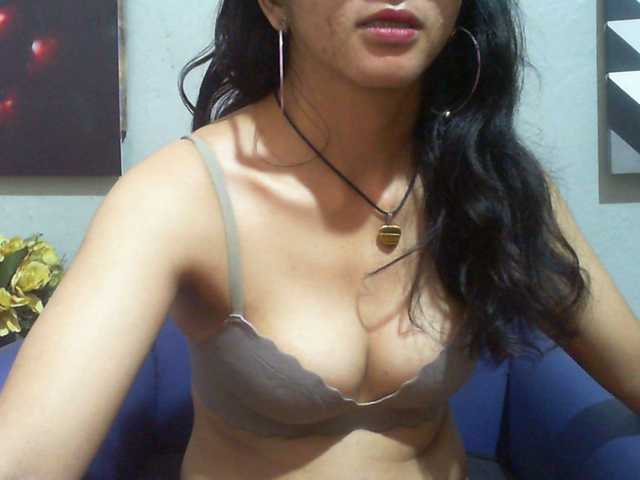 Cyah2's BongaCams show and profile