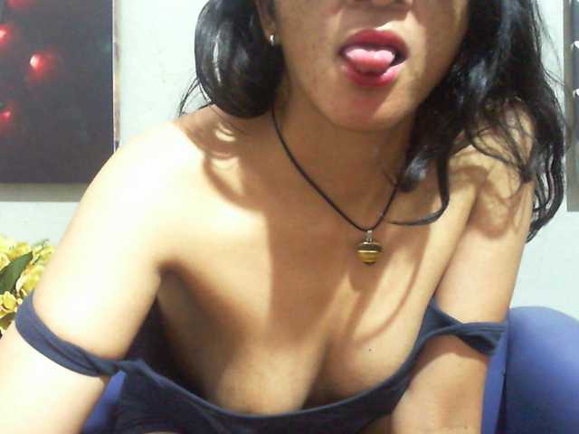 Cyah2's BongaCams show and profile