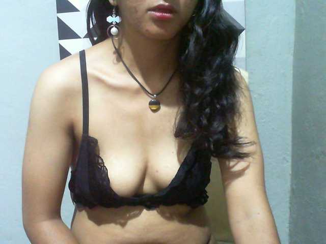 Cyah2's BongaCams show and profile