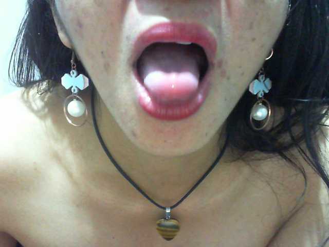 Cyah2's BongaCams show and profile