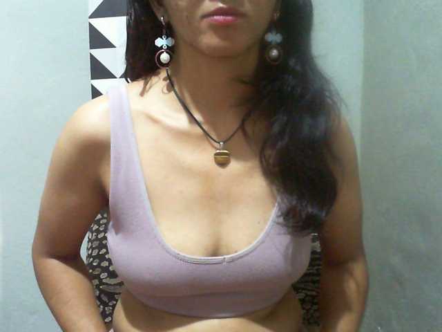 Cyah2's BongaCams show and profile