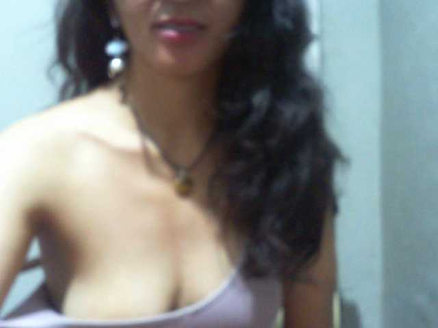 Cyah2's BongaCams show and profile