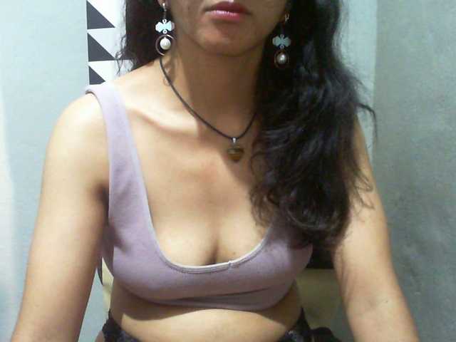 Cyah2's BongaCams show and profile