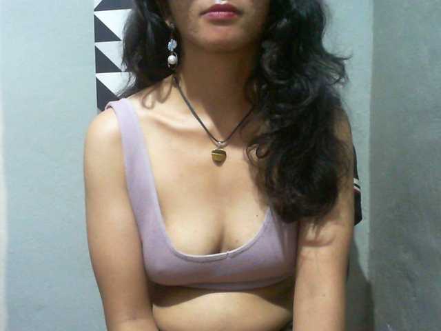 Cyah2's BongaCams show and profile