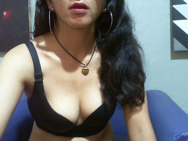 Cyah2's BongaCams show and profile