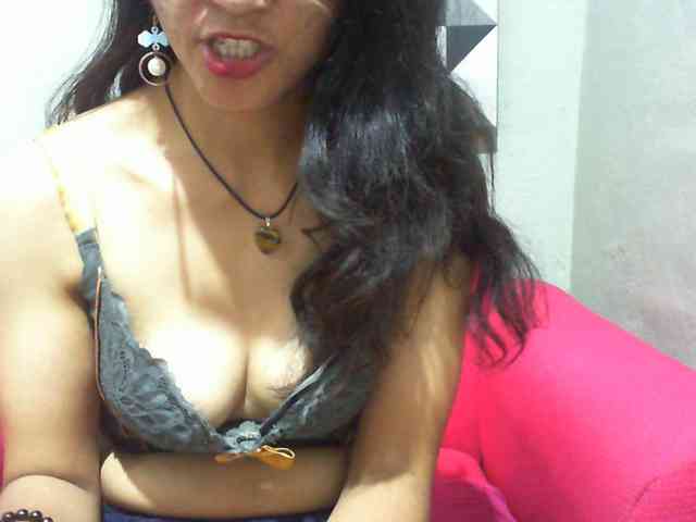 Cyah2 Live Webcam on BongaCams