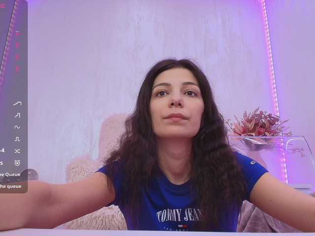 Anna-Lewis's BongaCams show and profile