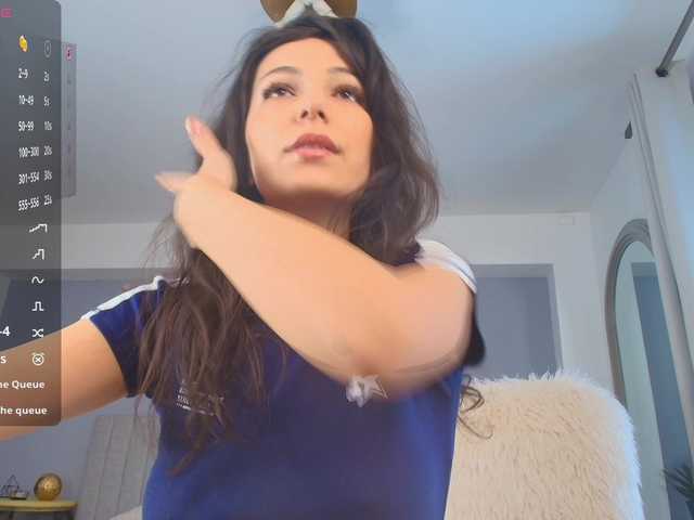 Anna-Lewis's BongaCams show and profile