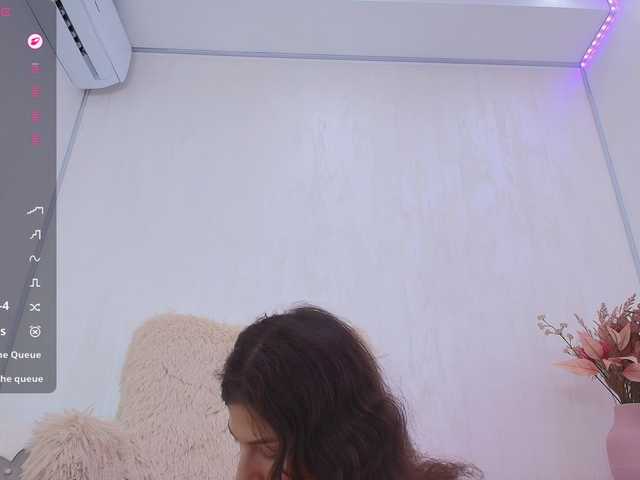 Anna-Lewis's BongaCams show and profile