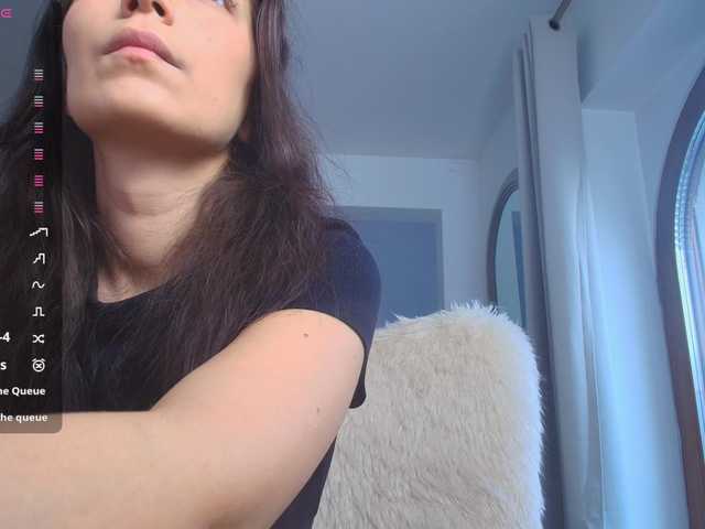 Anna-Lewis's BongaCams show and profile