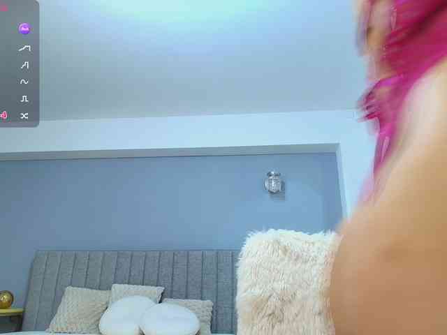 Anna-Lewis webcam