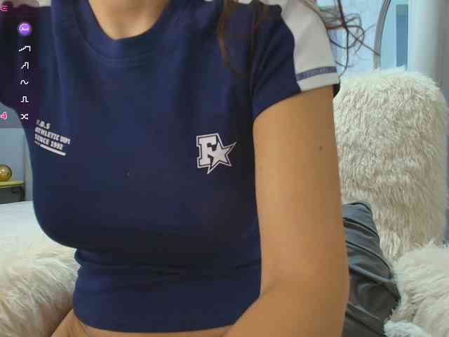 Anna-Lewis webcam