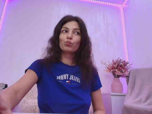 Anna-Lewis Anna-Lewis