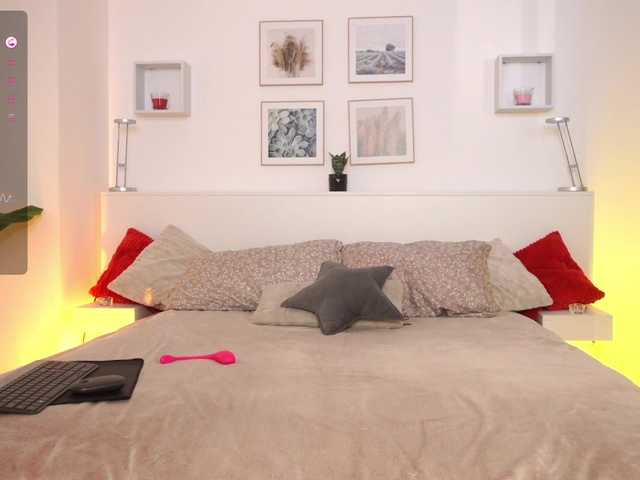 l1ttle-kiki's BongaCams show and profile