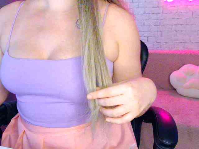 Melissa-shy webcam