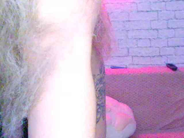 Melissa-shy webcam