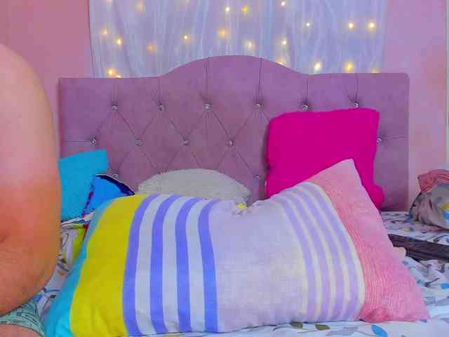 AmyAndAlex webcam