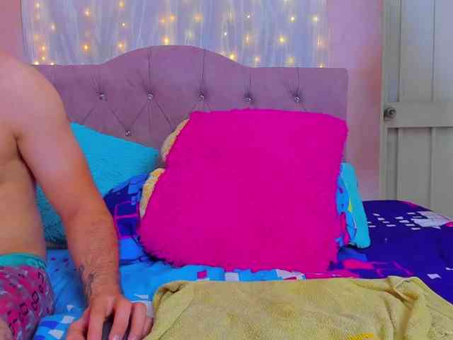 AmyAndAlex webcam