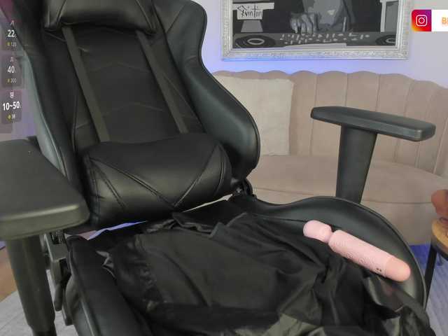 BellaRossi's BongaCams show and profile