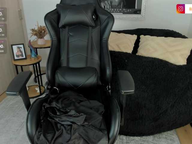 BellaRossi's BongaCams show and profile