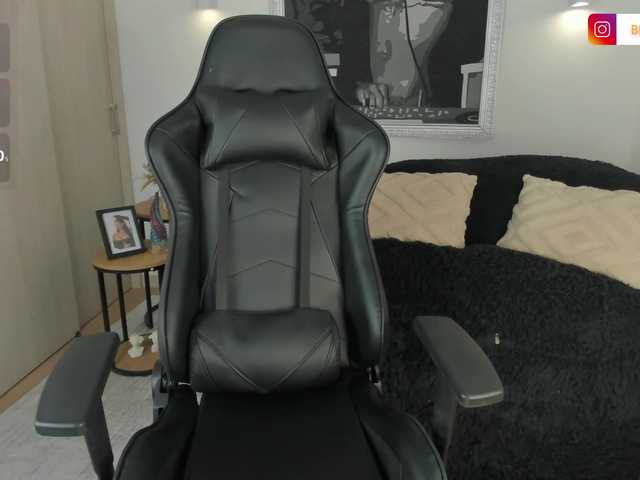 BellaRossi's BongaCams show and profile