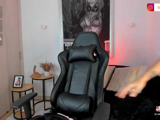 BellaRossi's BongaCams show and profile