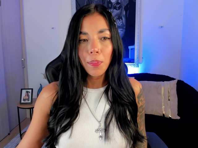 BellaRossi's BongaCams show and profile