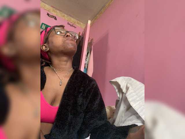 Kiarichikito1's BongaCams show and profile