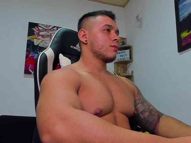 Marco-Diaz1 Live Webcam on BongaCams