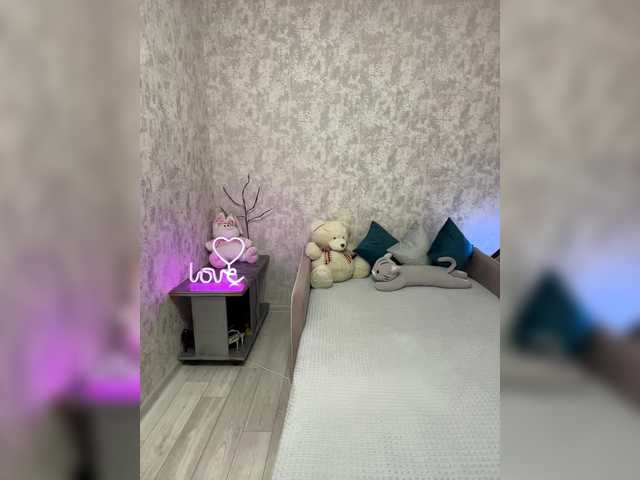 SeXXyMagic's BongaCams show and profile