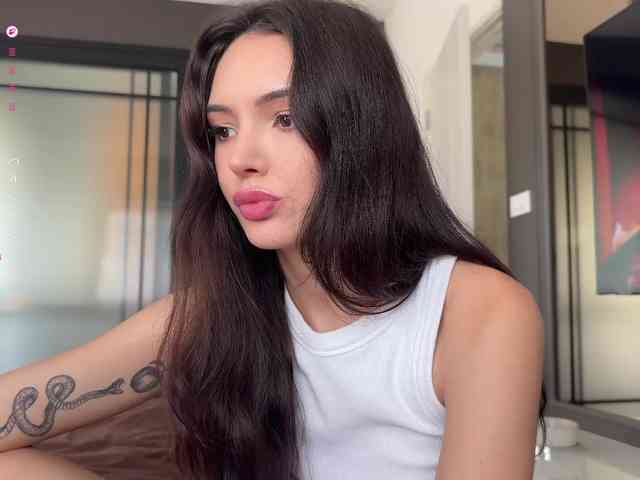 elisonni Live Webcam on BongaCams