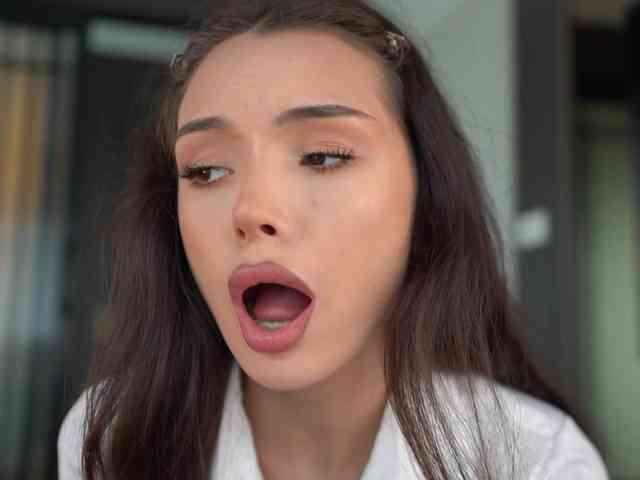 elisonni's webcam live show