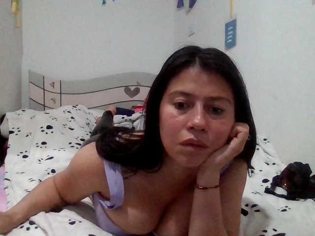 SandyQueen webcam bongacams model stream image