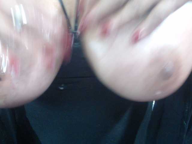 ShanonTITS's BongaCams show and profile